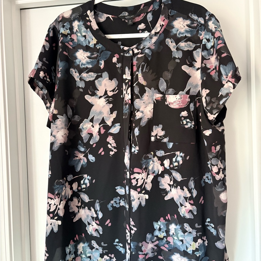Simply Vera Vera Wang Black and Blue Floral Blouse
